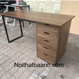 Bàn iker 1m2x60 1 hộc 5 ngăn màu vân nâu và 1 chân sắt