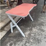 Bàn Y Gaming mặt Vát đục lỗ giữa luồn dây điện