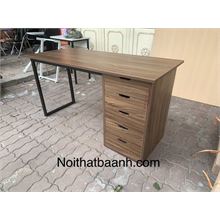 Bàn iker 1m2x60 1 hộc 5 ngăn màu vân nâu và 1 chân sắt